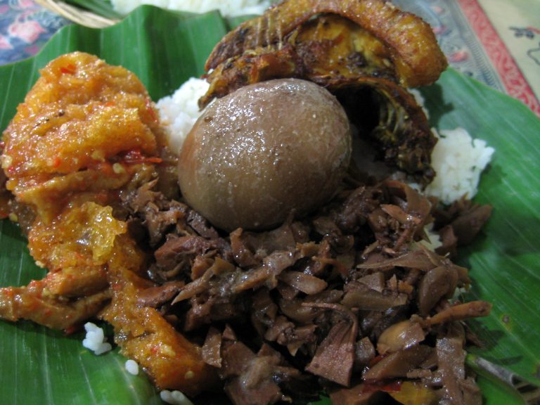 Mengenal Gudeg: Makanan Tradisional Khas Yogyakarta