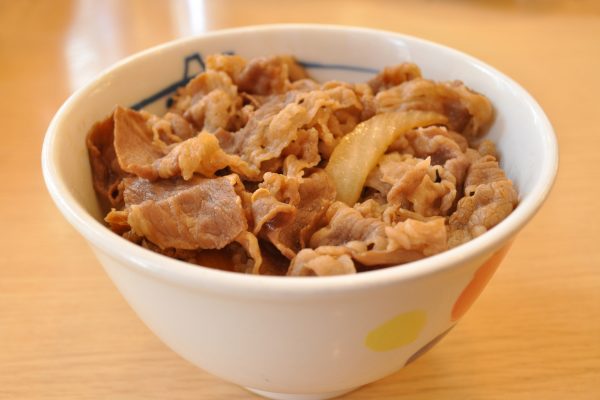 Mengenal Gyudon: Hidangan Daging Sapi Tradisional Jepang