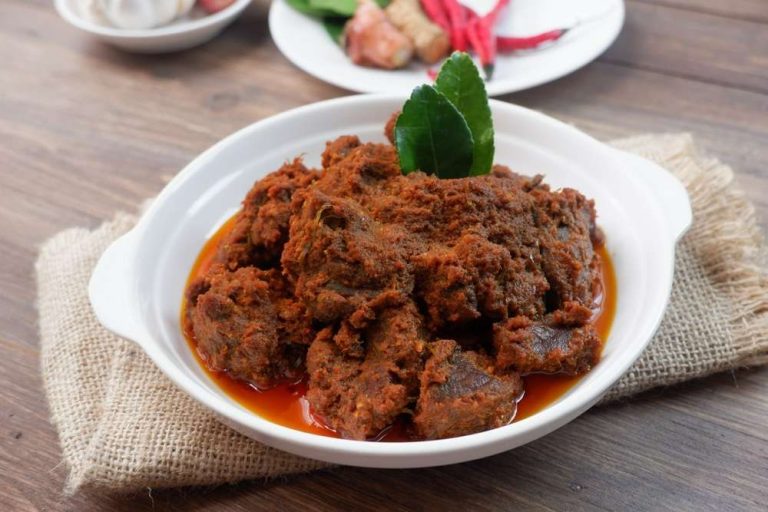 Rendang: Makanan Tradisional Indonesia yang Lezat dan Kaya Rasa