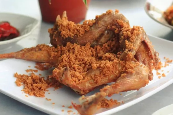Mengenal Lezatnya Ayam Goreng Kalasan yang Menggoda Selera