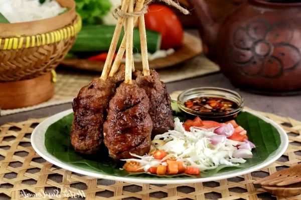 Mengenal Lezatnya Sate Buntel: Camilan Tradisional Indonesia